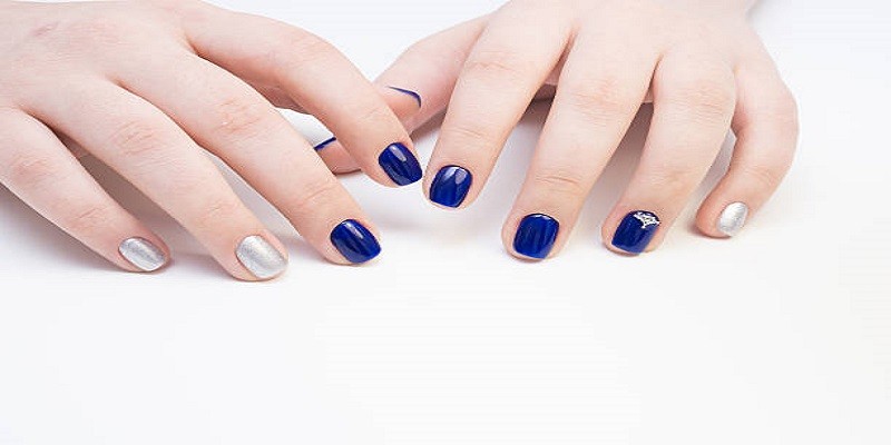 How To Use Nail Foils With Gel?