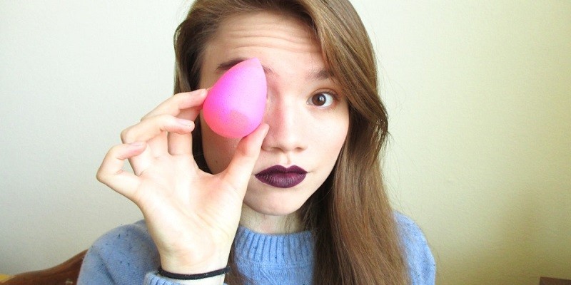 How to Make a Homemade Makeup Sponge