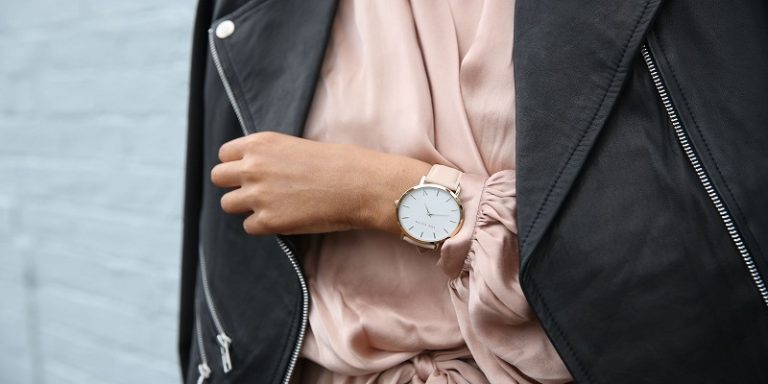 Traveling In Style Essential Fashion Tips & Hacks for Jetsetters