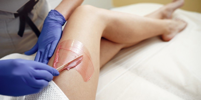 Read more about the article At-Home Waxing vs. Professional Waxing: Which option is right for you?