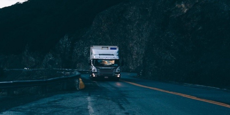 Read more about the article Ways Truck GPS Trackers Can Improve Your Daily Business