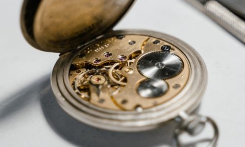 How Does Automatic Mechanical Watch Work? A Detailed Guide