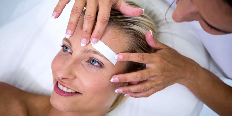 You are currently viewing Does Face Waxing Loosen Skin?