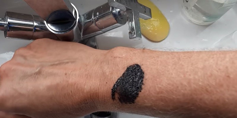 You are currently viewing How To Get Tar Off Skin?