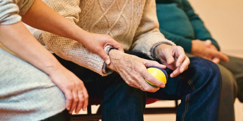 Read more about the article Helping Your Loved One Adjust To Aged Care Living