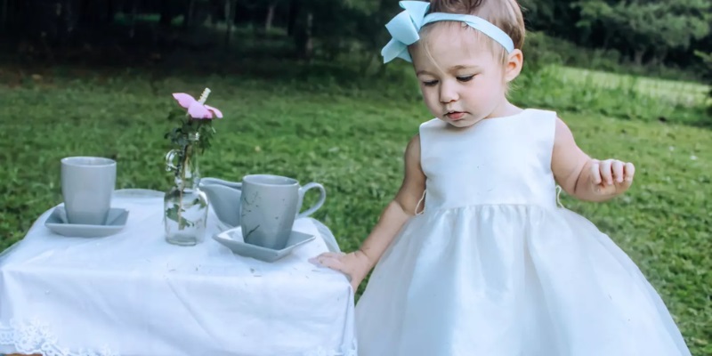 You are currently viewing Toddler Girl Easter Outfit Ideas: Cute & Trendy Picks!