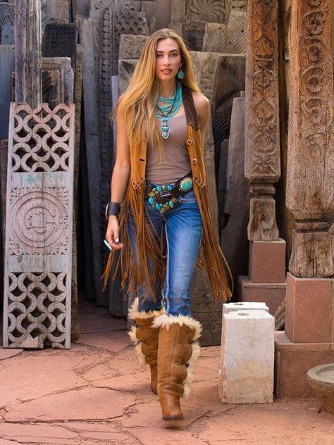 You are currently viewing Cowgirl Outfit Ideas For Women: Chic & Unforgettable Looks