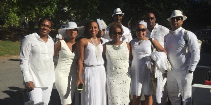 Diner En Blanc Outfit Ideas: Chic & Timeless Looks