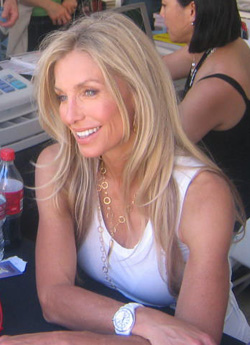 You are currently viewing Heather Thomas: The Inspiring Journey of a Hollywood Icon