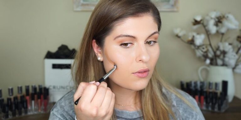 all about clean and non-toxic makeup