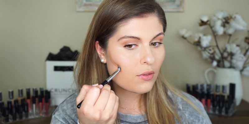 all about clean and non-toxic makeup