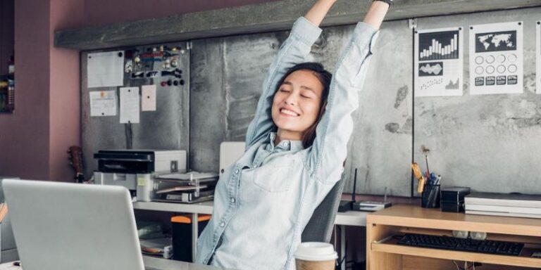 desk stretches for remote workers