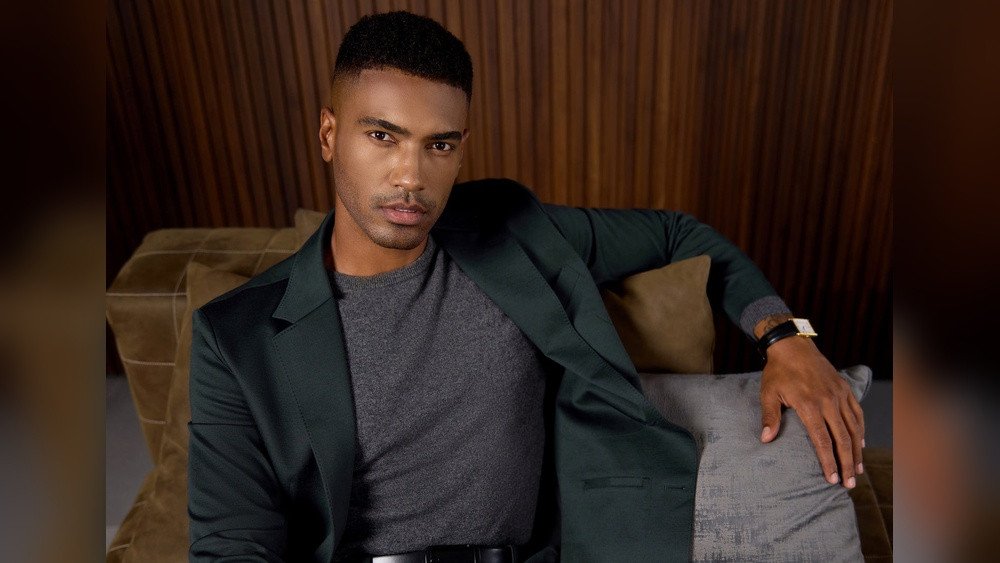What To Wear Under Blazer Men